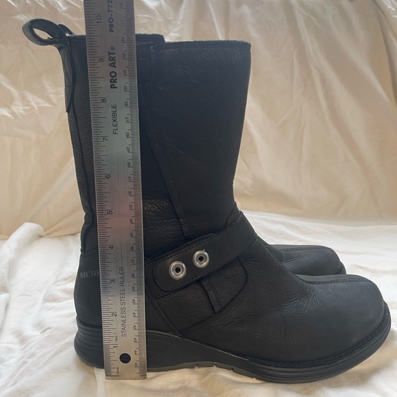 Merrell Women’s waterproof boots, Travvy Mid, size 8.5 - Picture 6 of 6
